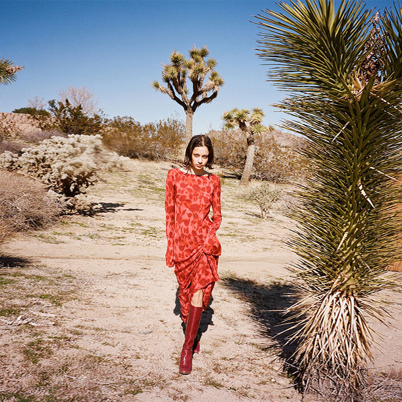 2025 Summer New Sun Protection Vacation Waistline Blue Floral Printed Silk Long Casual Dress